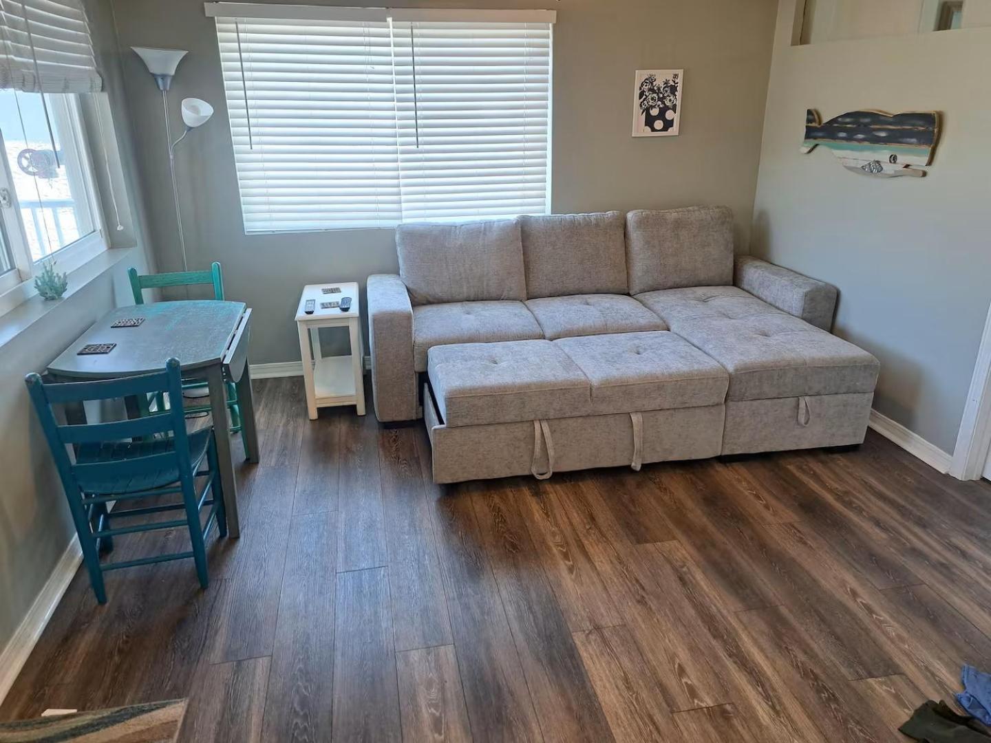 Across The Street From With 2 Pools Apartment *